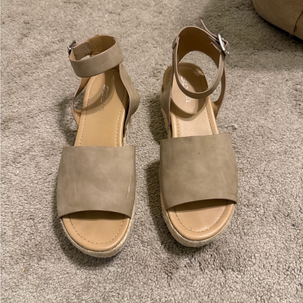 Soda Women's Taupe Open-Toe Ankle-Strap Sandals